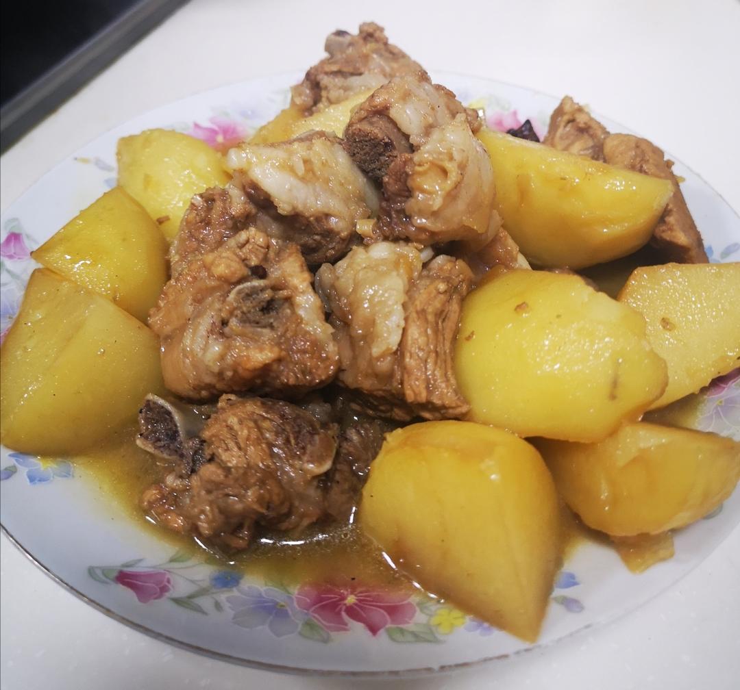 土豆烧排骨