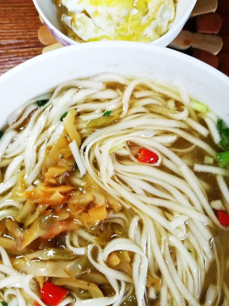 一碗热汤面