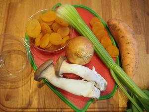杏儿、鸡肉、蘑菇炖饭的做法 步骤1