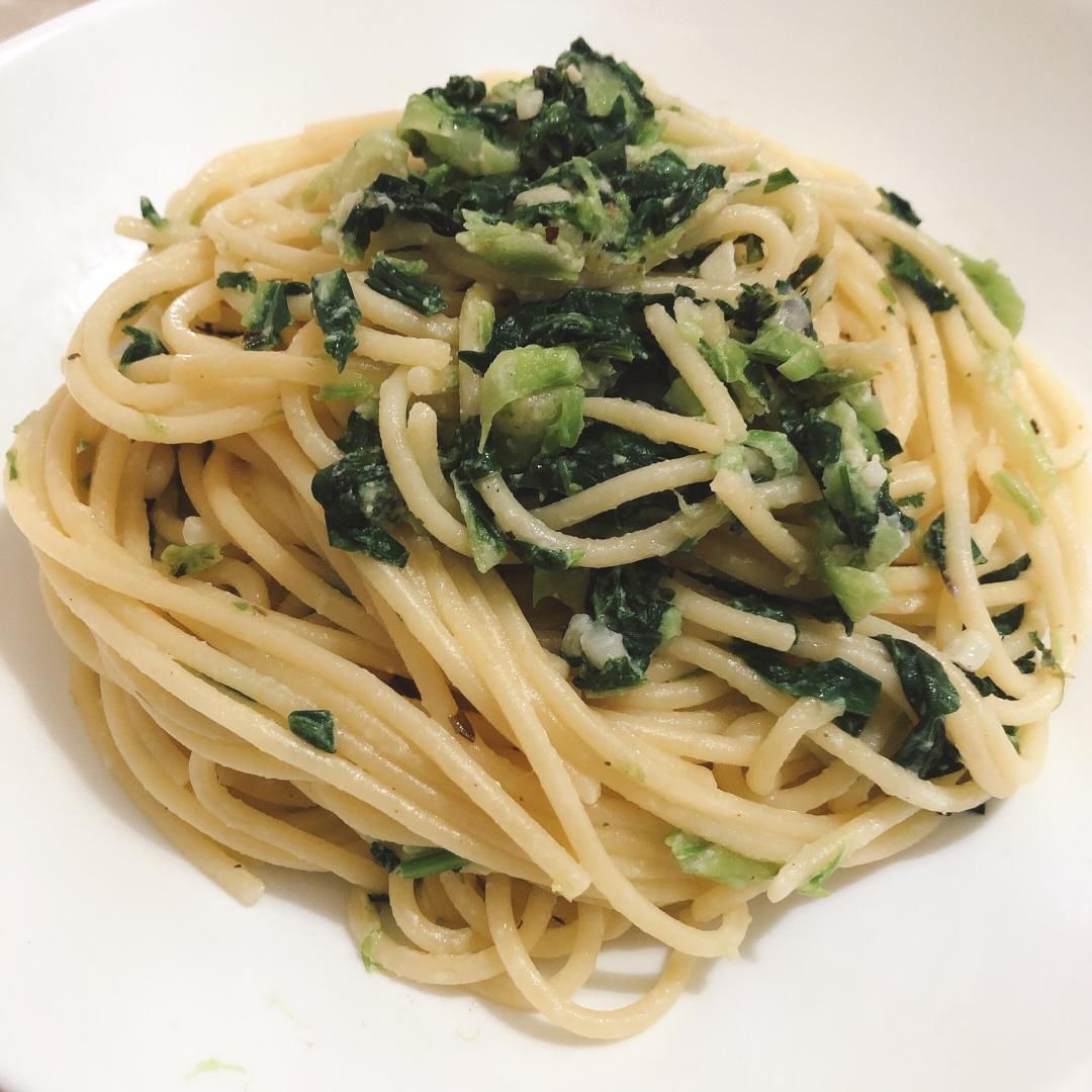 【减脂吖】菠菜青酱意面，只想在好看的路上越走越远