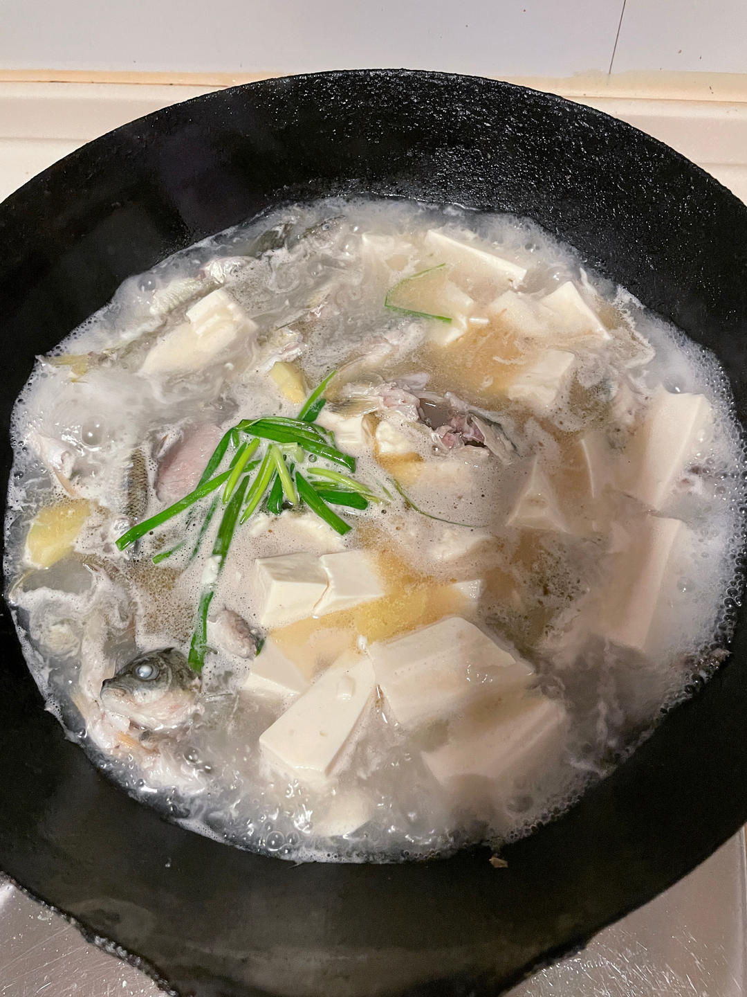奶白鲫鱼豆腐汤|一条鱼最后的温柔