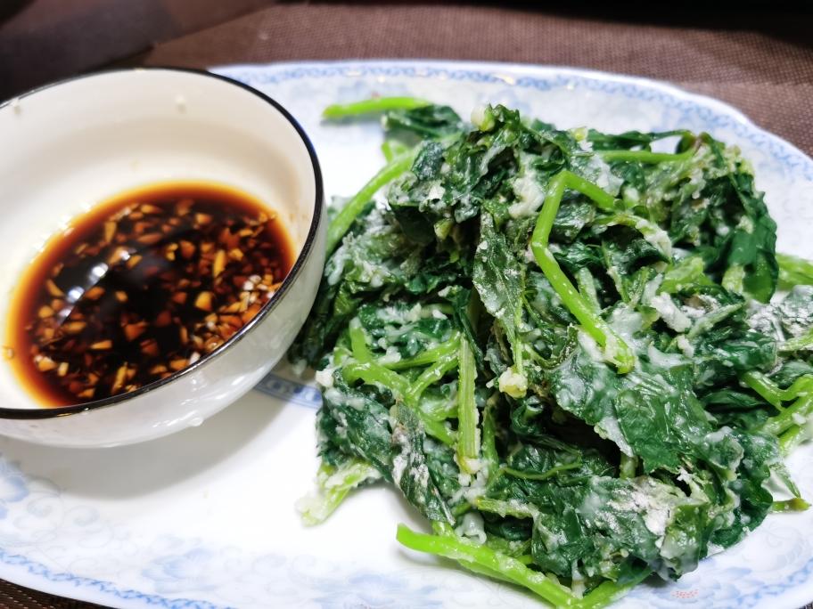 半菜半饭粉蒸红薯叶的做法