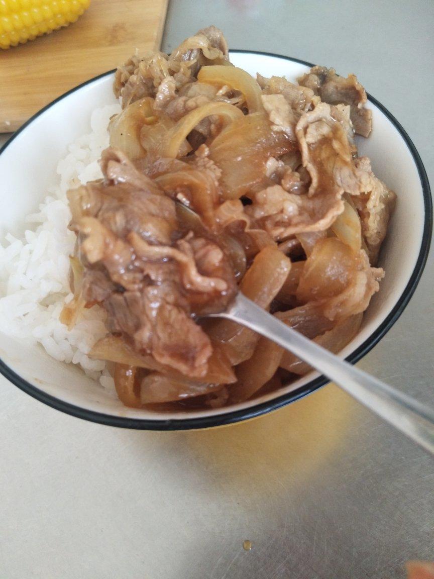 快手便当之洋葱肥牛饭