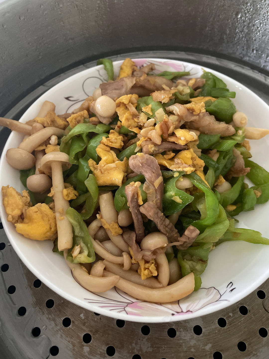 光盘神器海鲜菇炒青椒