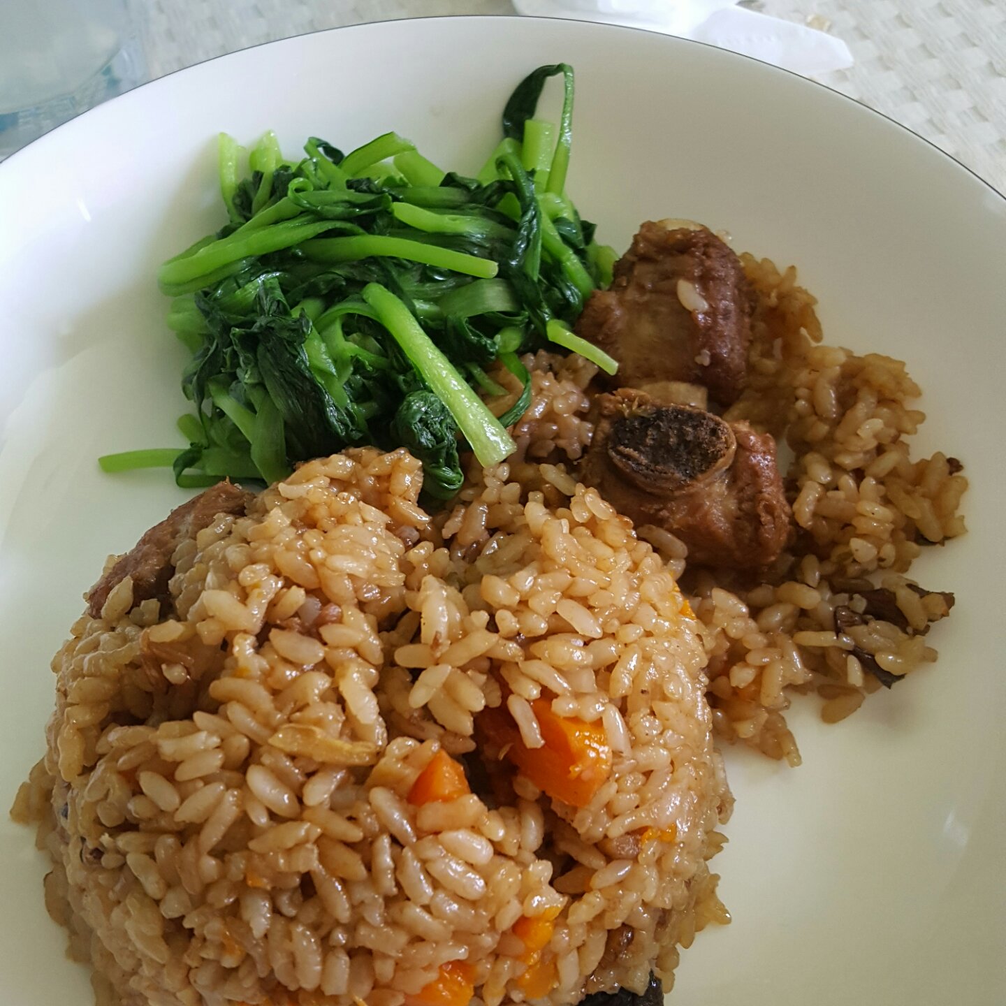 喷香排骨焖饭（爆好吃）