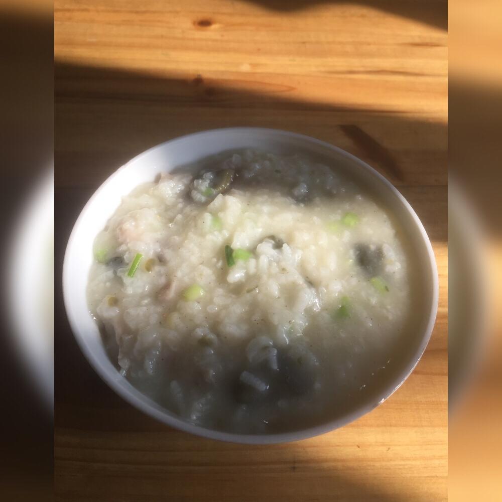 皮蛋瘦肉粥 Pidan & Pork Rice Soup