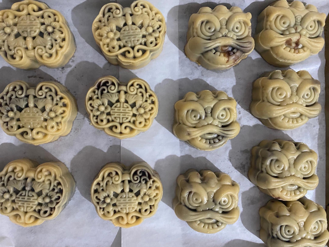 广式月饼简单做法，不塌腰不泄脚解缴，等回油更好看