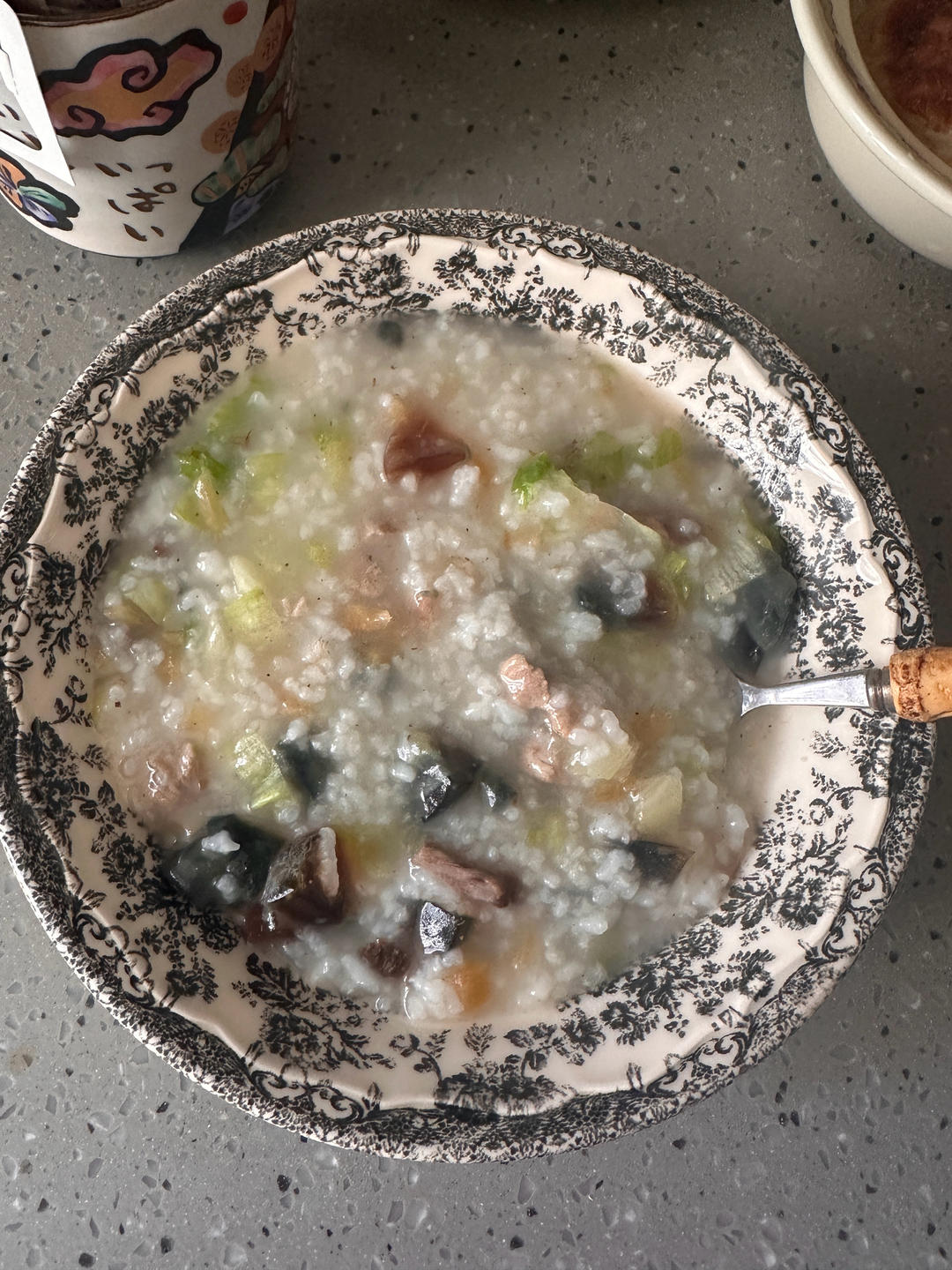 妈妈👩教我做的皮蛋瘦肉粥🥣简单快捷美味😋