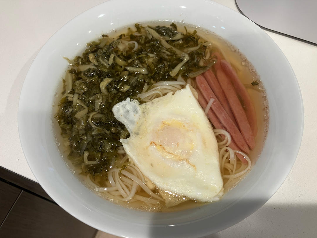 #清汤挂面/阳春面#10分钟快速搞定，连汤底都喝光光～