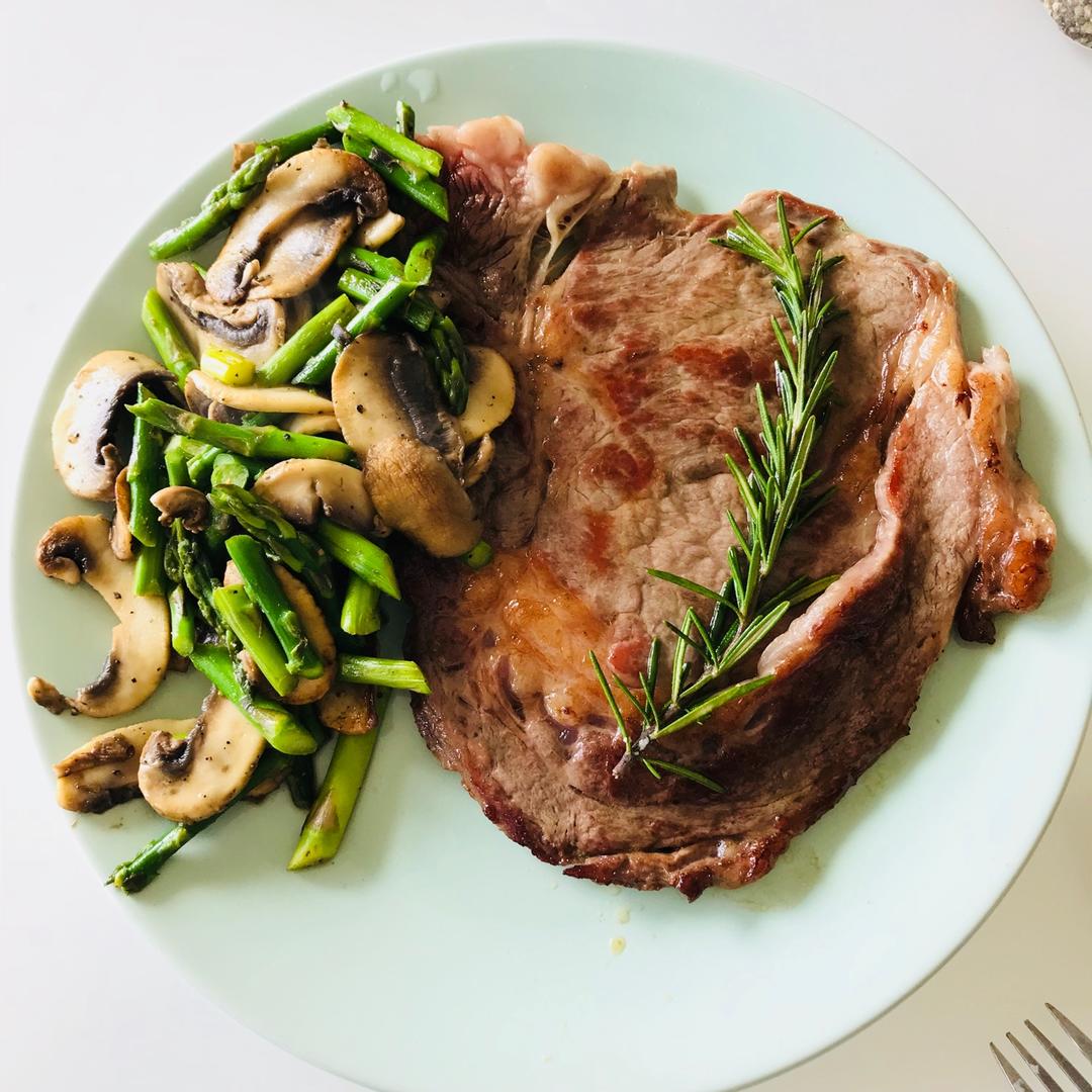 好吃到哭的煎牛排