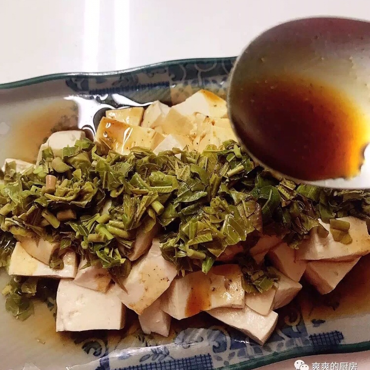 【樉樉的小厨房】香椿拌豆腐的做法 步骤8