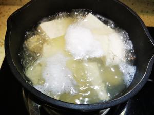 折耳根泥鳅豆腐汤的做法 步骤4
