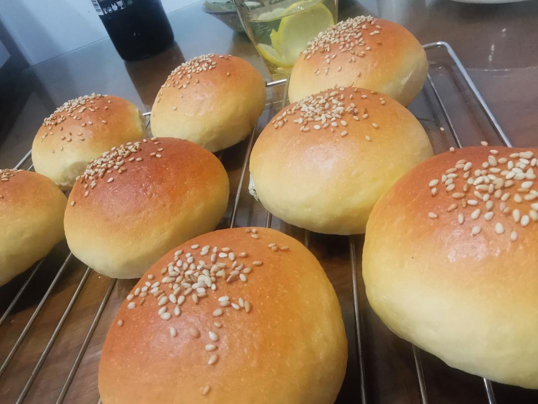 如棉花般松软的海苔肉松面包