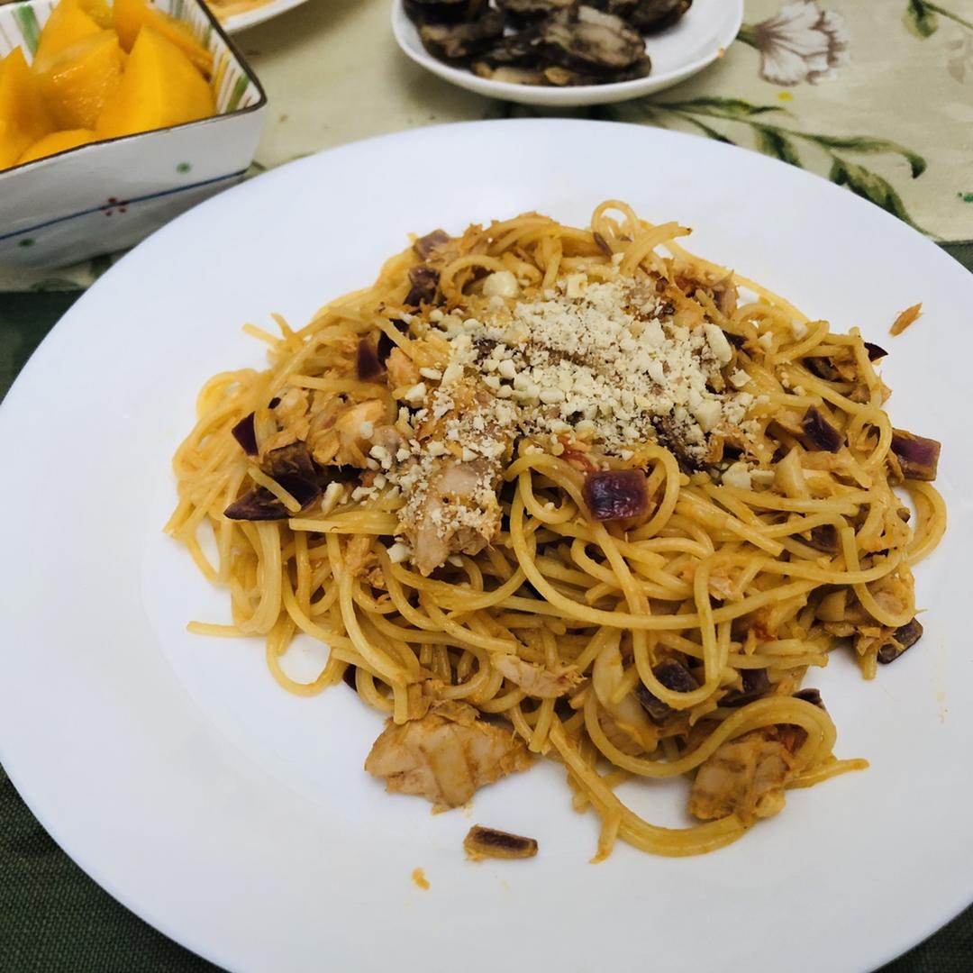 金枪鱼番茄酱意大利面 Spaghetti