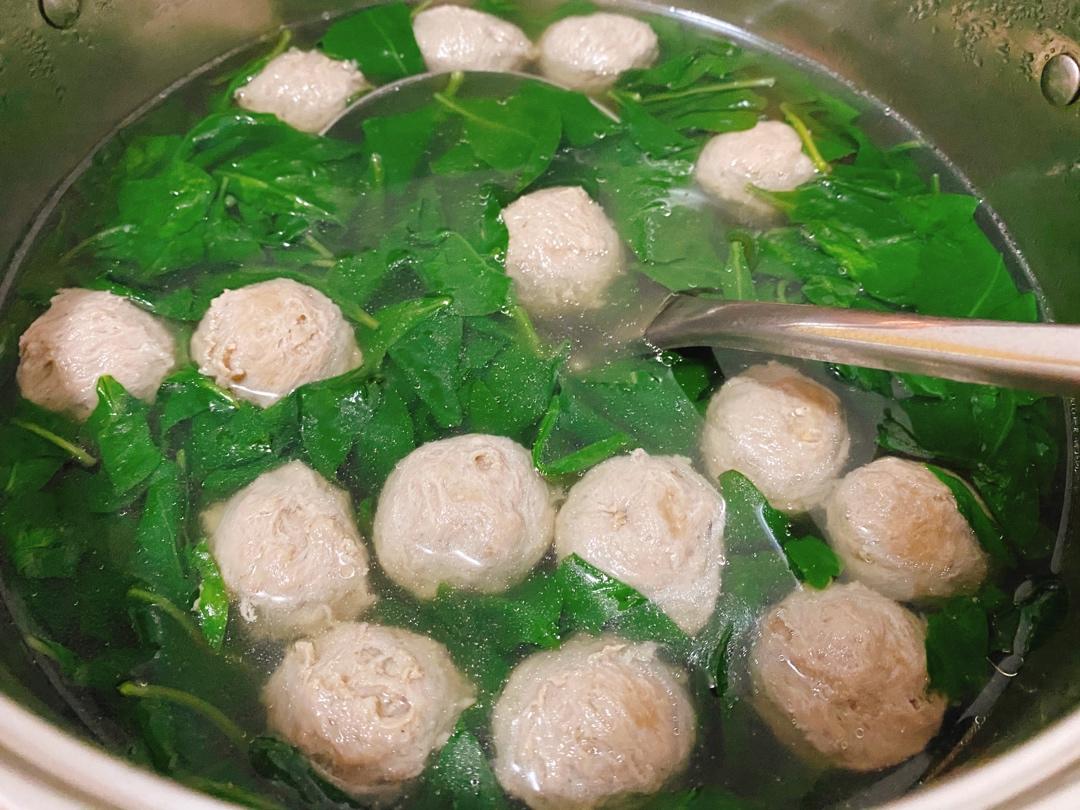 枸杞叶瘦肉肉丸汤超级鲜美