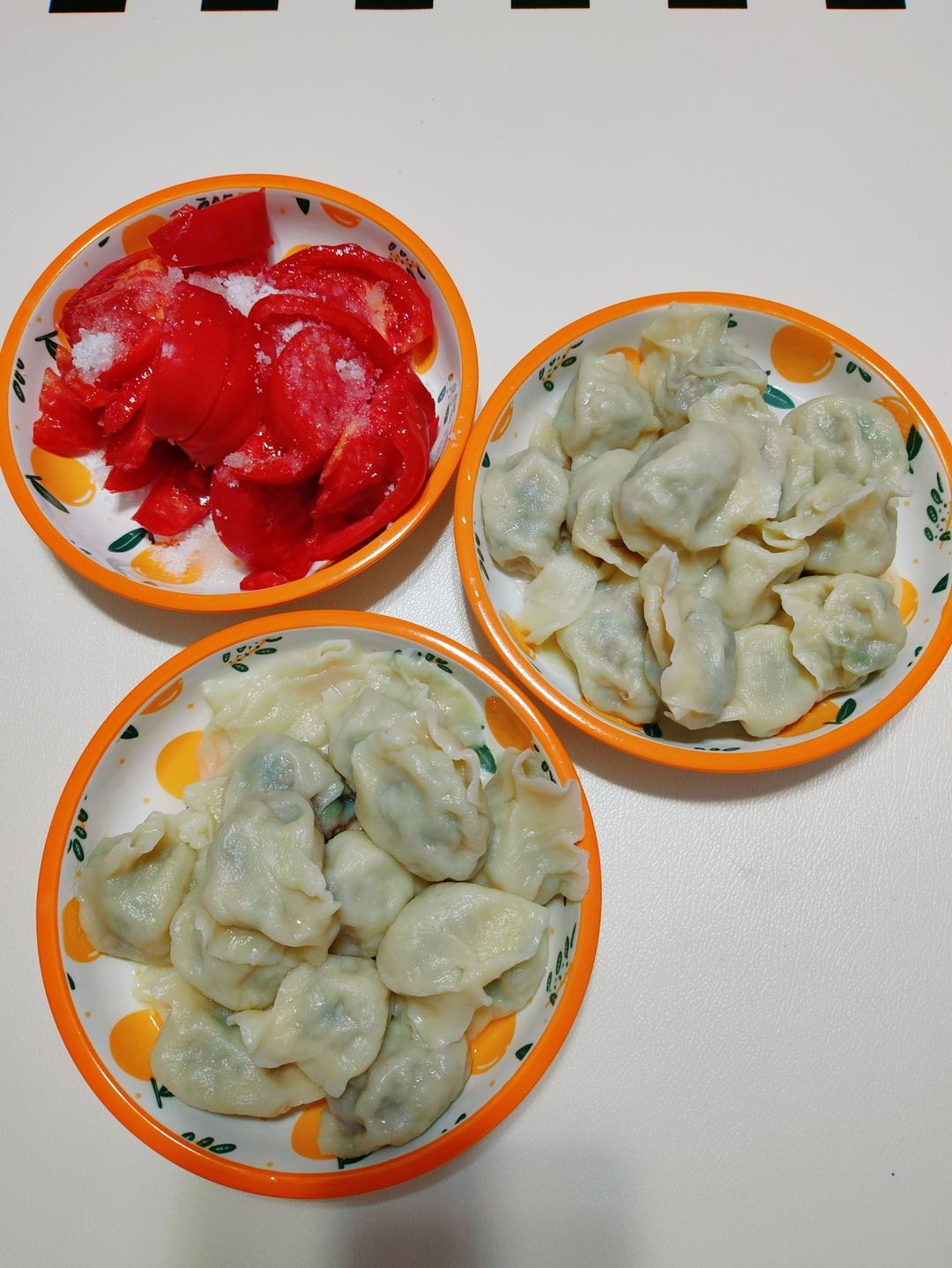 蓝色精灵lyy做的团圆饺子