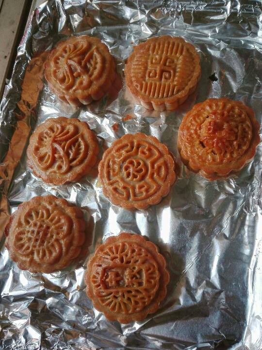 广式月饼——蛋黄莲蓉月饼