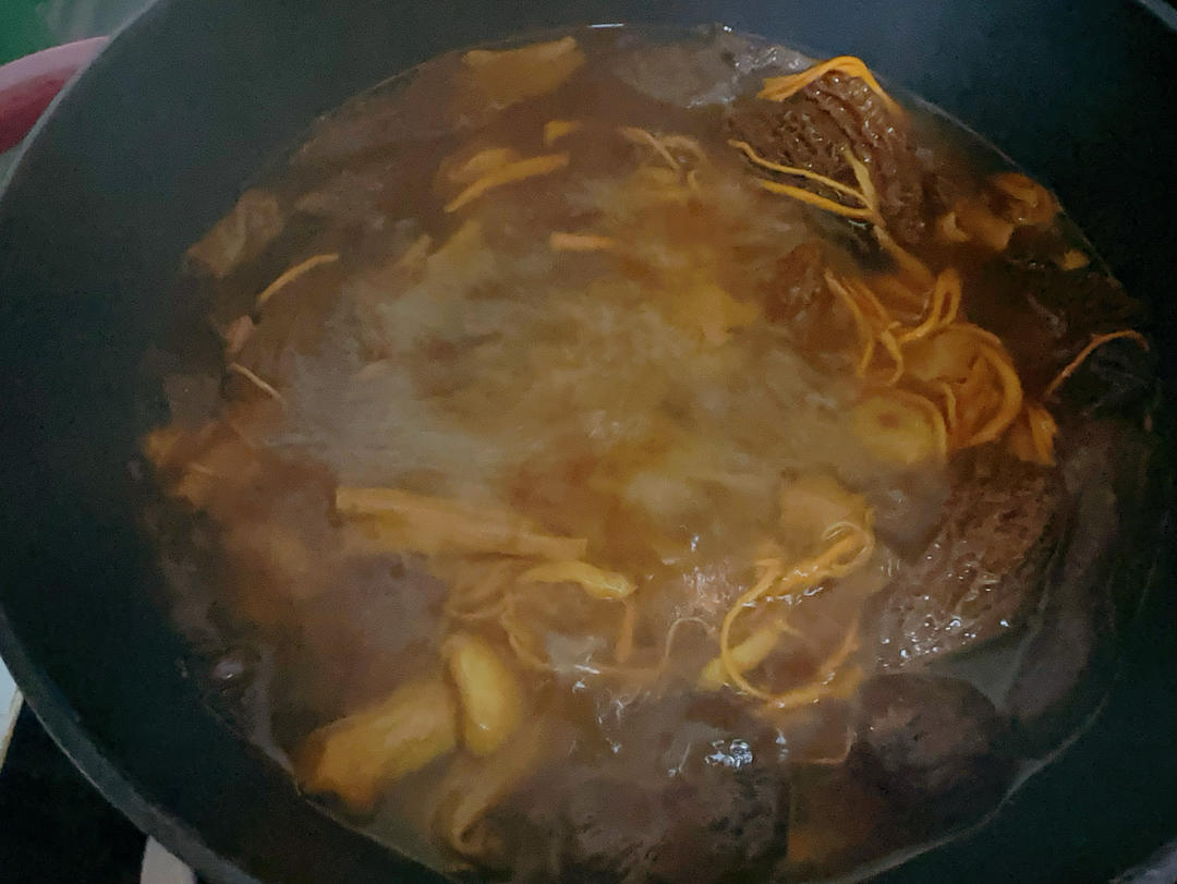 羊肚菌竹荪排骨汤