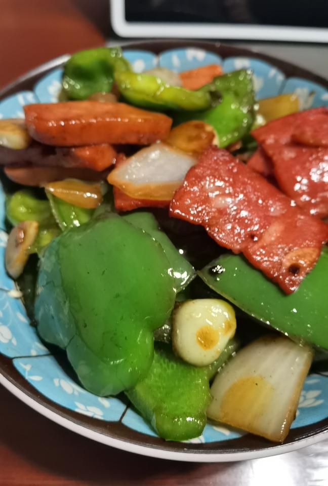 十分钟一人食培根青椒的做法