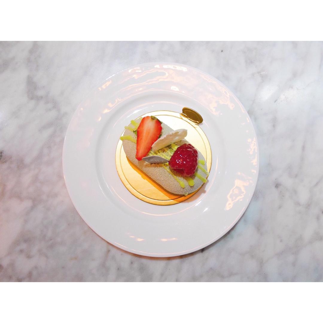 树莓开心果白巧克力挞［Raspberry，pistachio & white chocolate tart］