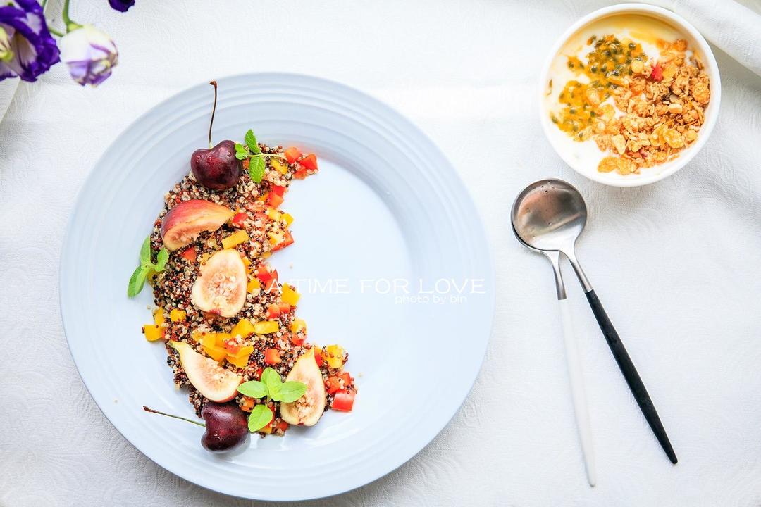 无花果三文鱼藜麦沙拉的做法