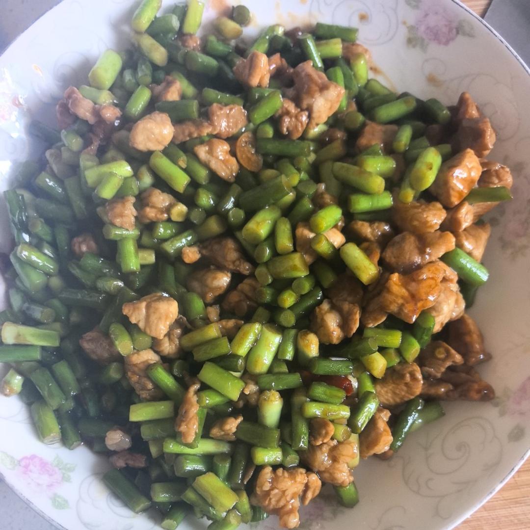 蒜苔炒肉末，三碗米饭都不够吃