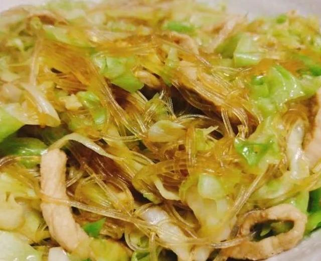 清爽卷心菜配滑嫩水晶粉,全家都爱吃的快手菜的做法