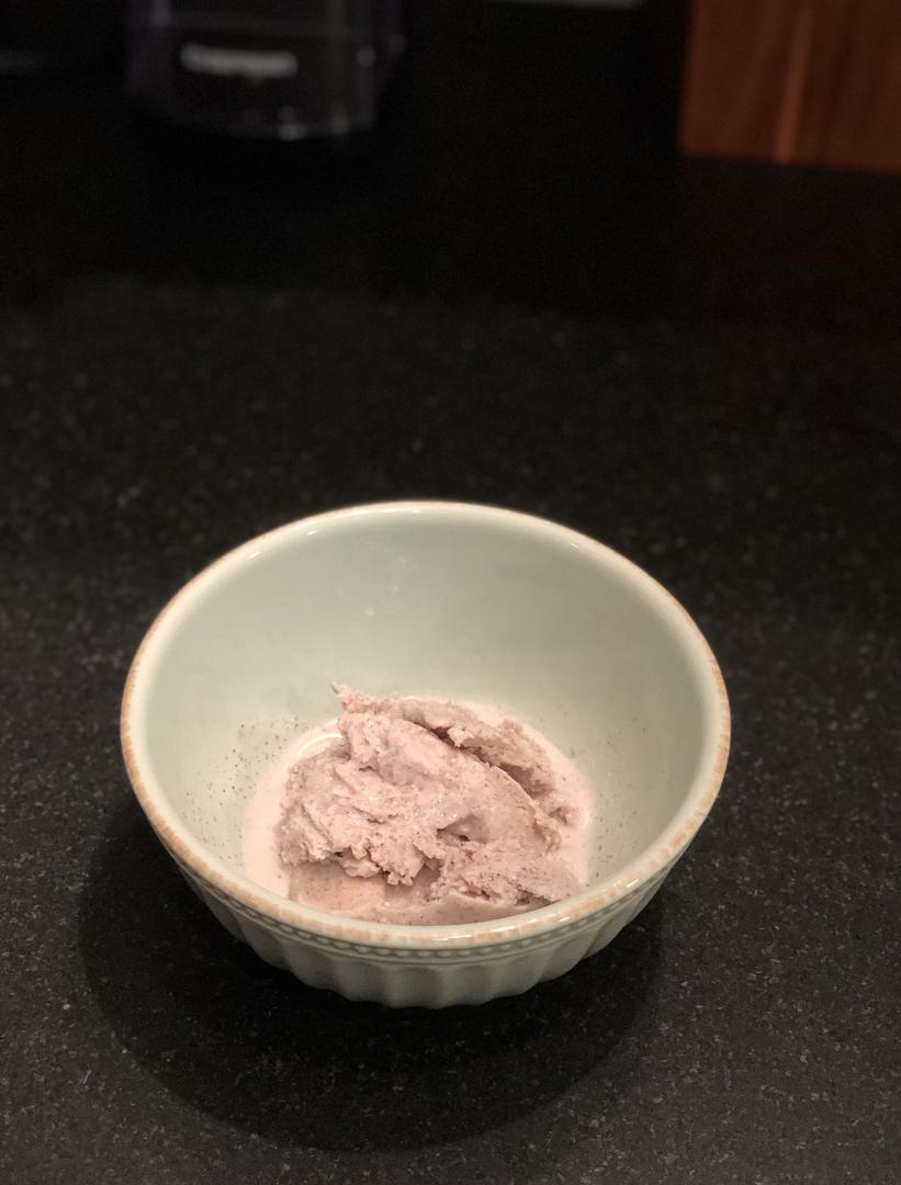 蜂蜜黑芝麻豆腐冰淇淋