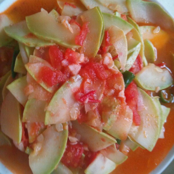 番茄炒西葫芦（已更新）( Stir-fried Tomato and Zucchini )