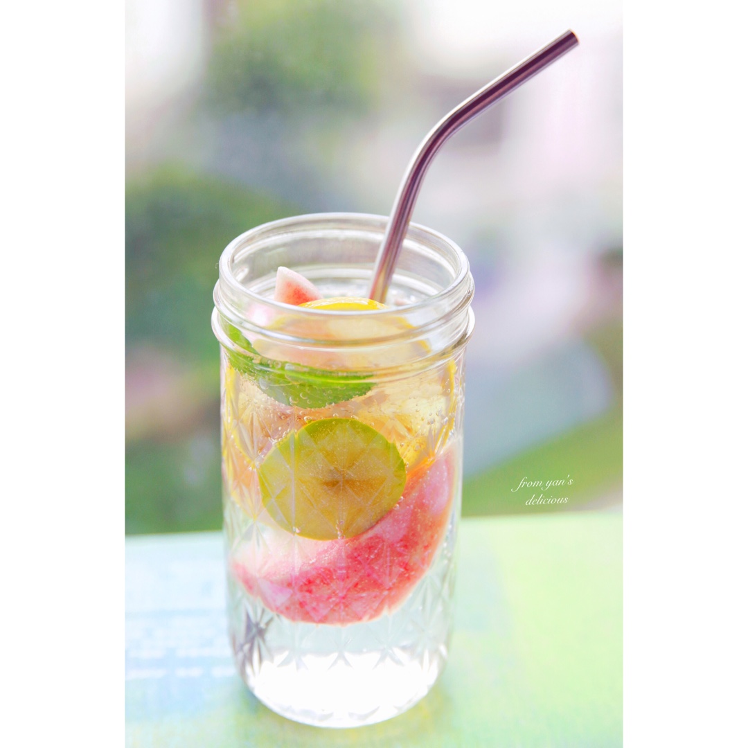 雁意做的夏日清凉桃子汽水