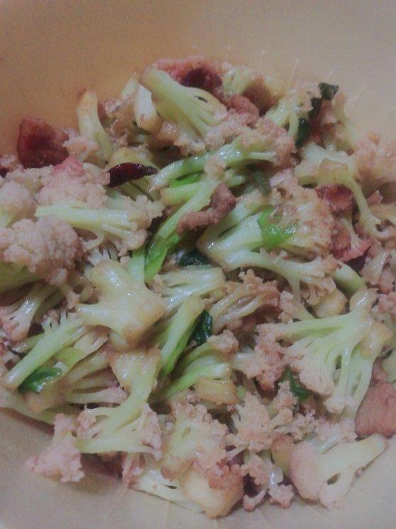 老丁的私房菜-干锅花菜