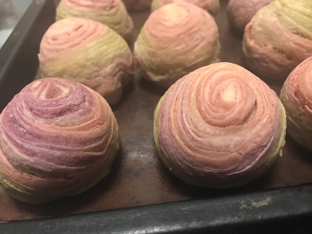 彩虹渐变蛋黄酥（无需揉出膜）