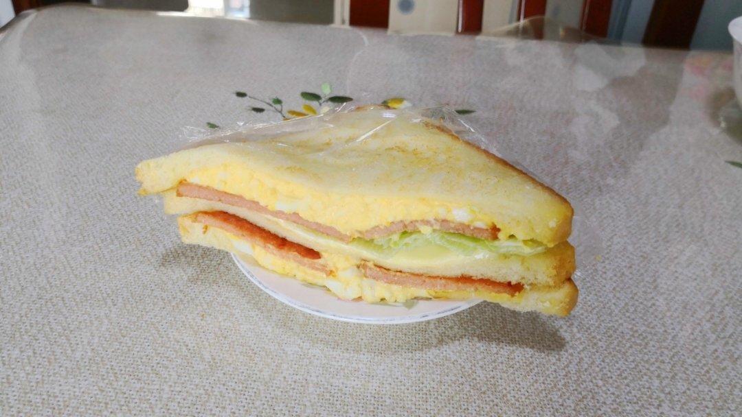 火腿芝士蛋三文治