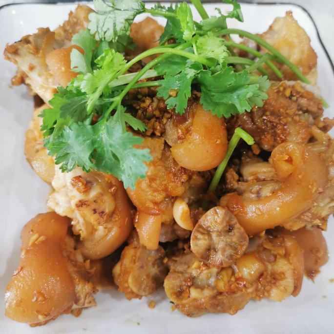 粤菜的经典，好吃弹牙的沙姜猪脚，制作超简单