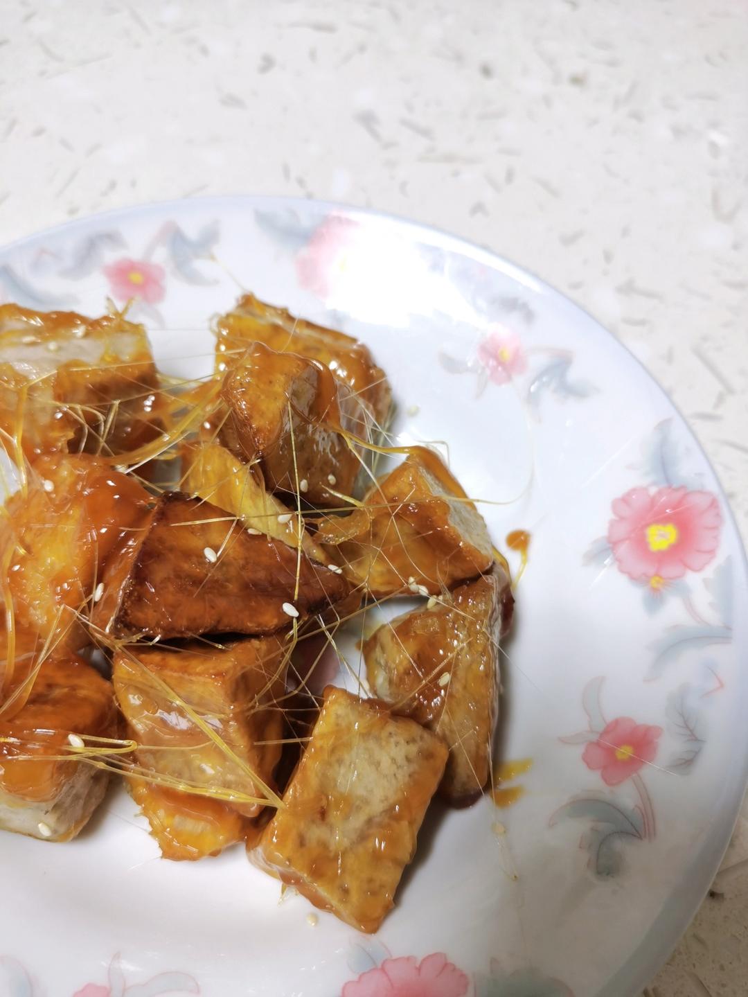 厨师长教你：“拔丝红薯”的家常做法，能拔出1米以上的糖丝