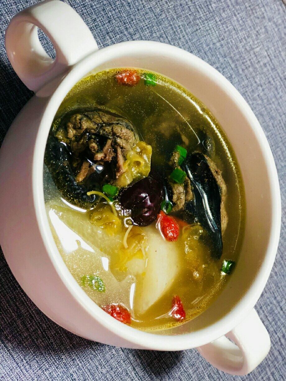 山药枸杞乌鸡汤