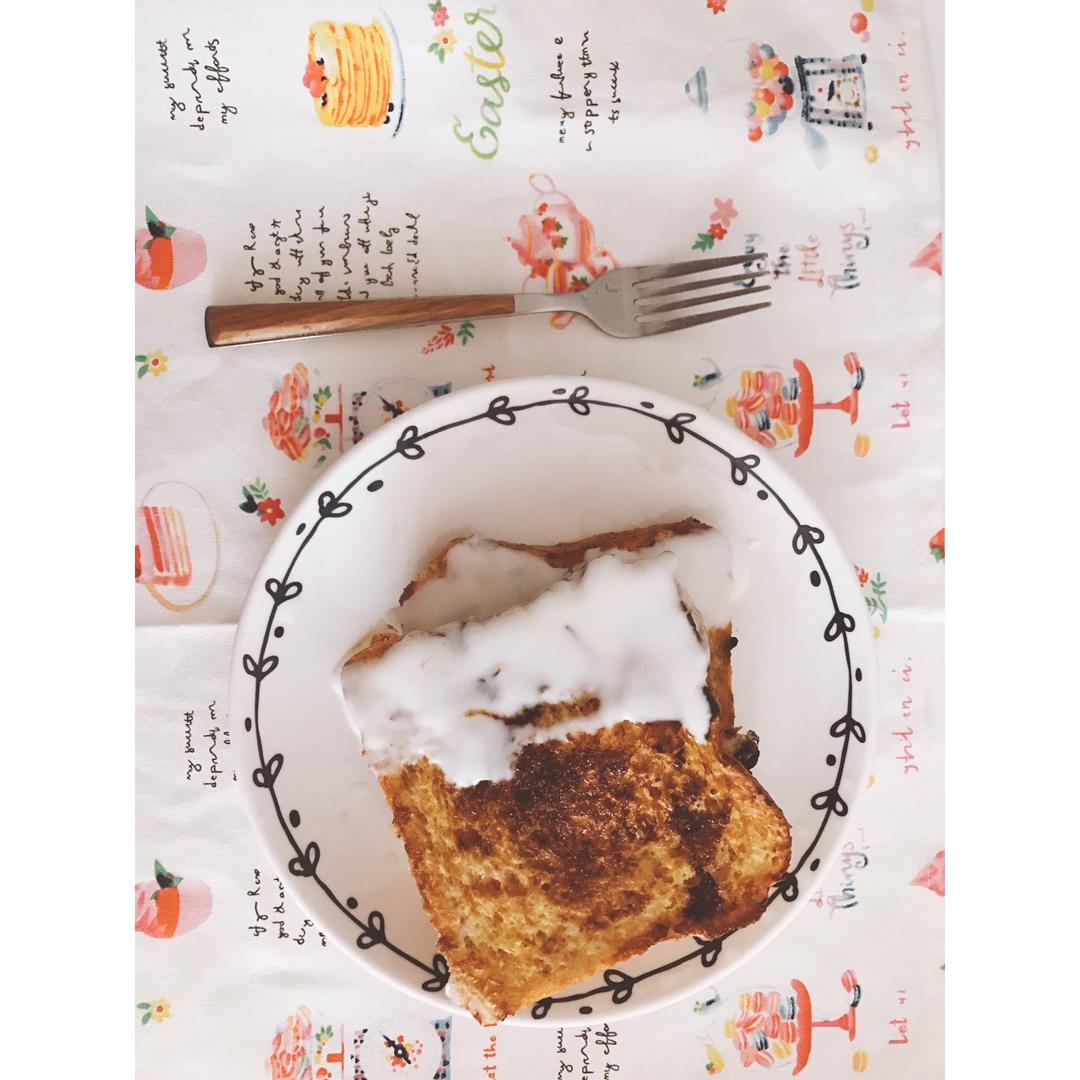 法式吐司配焦糖香蕉