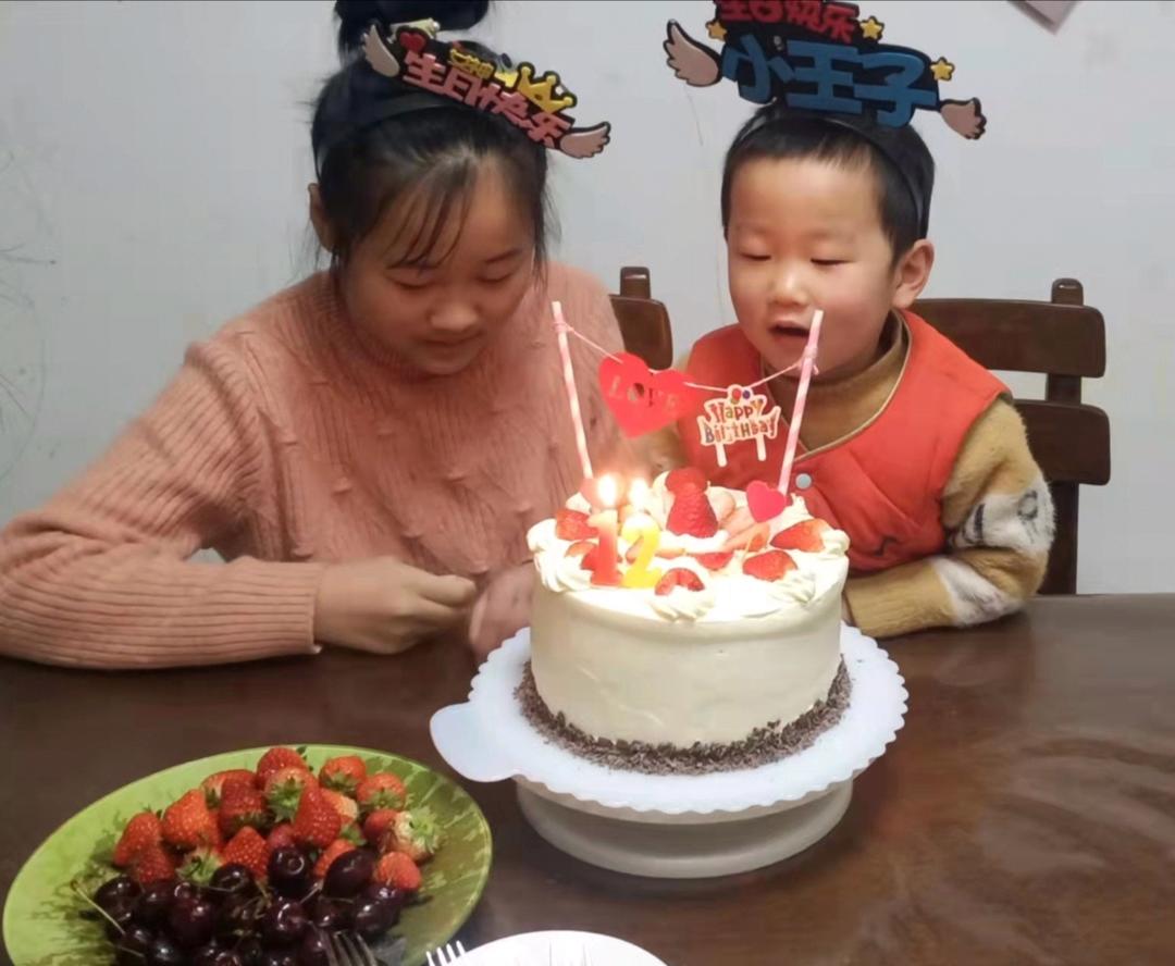 恐龙生日蛋糕