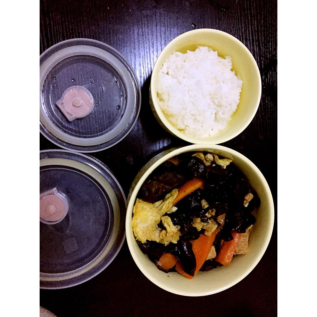 木耳炒鸡蛋