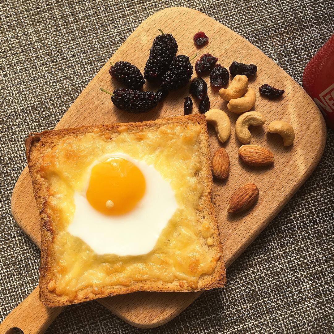 鸡蛋芝士烤吐司