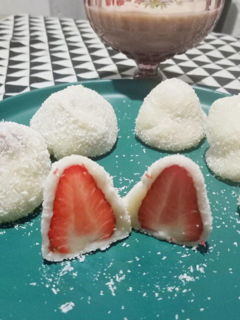 草莓季不要错过的甜品👉草莓糯米糍❗️巨好吃