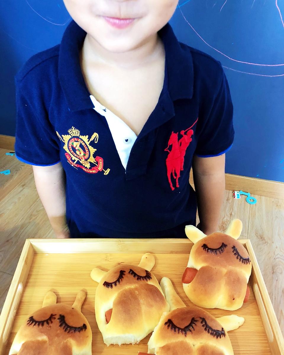 小兔子香肠面包