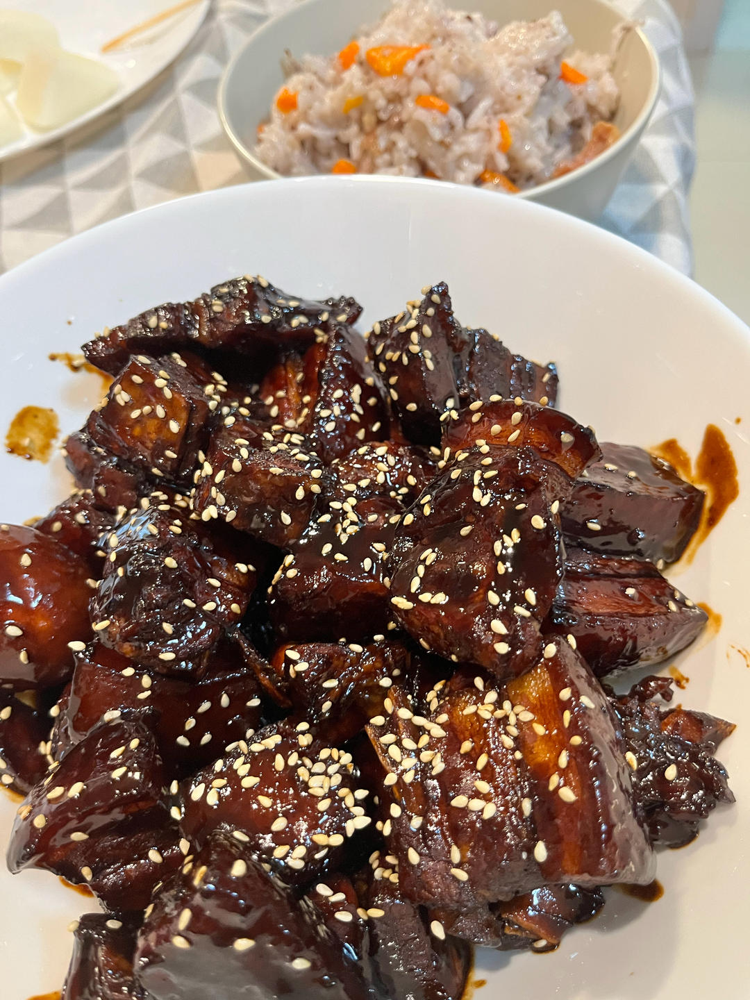 上海红烧肉：红烧肉加鸡蛋，上海人的吃法赞！