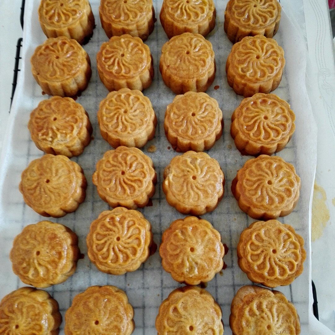 广式月饼—蛋黄莲蓉月饼