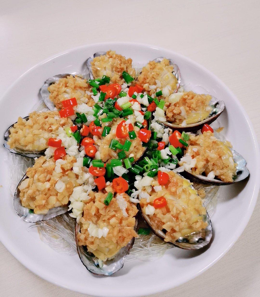 蒜蓉粉丝蒸鲍鱼