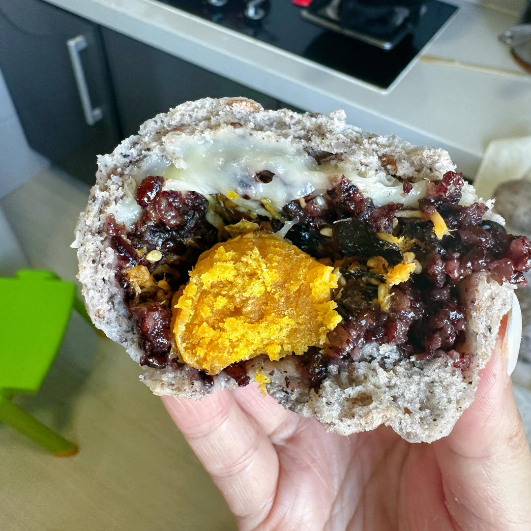 麻薯血糯米咸蛋黄杂粮馒头