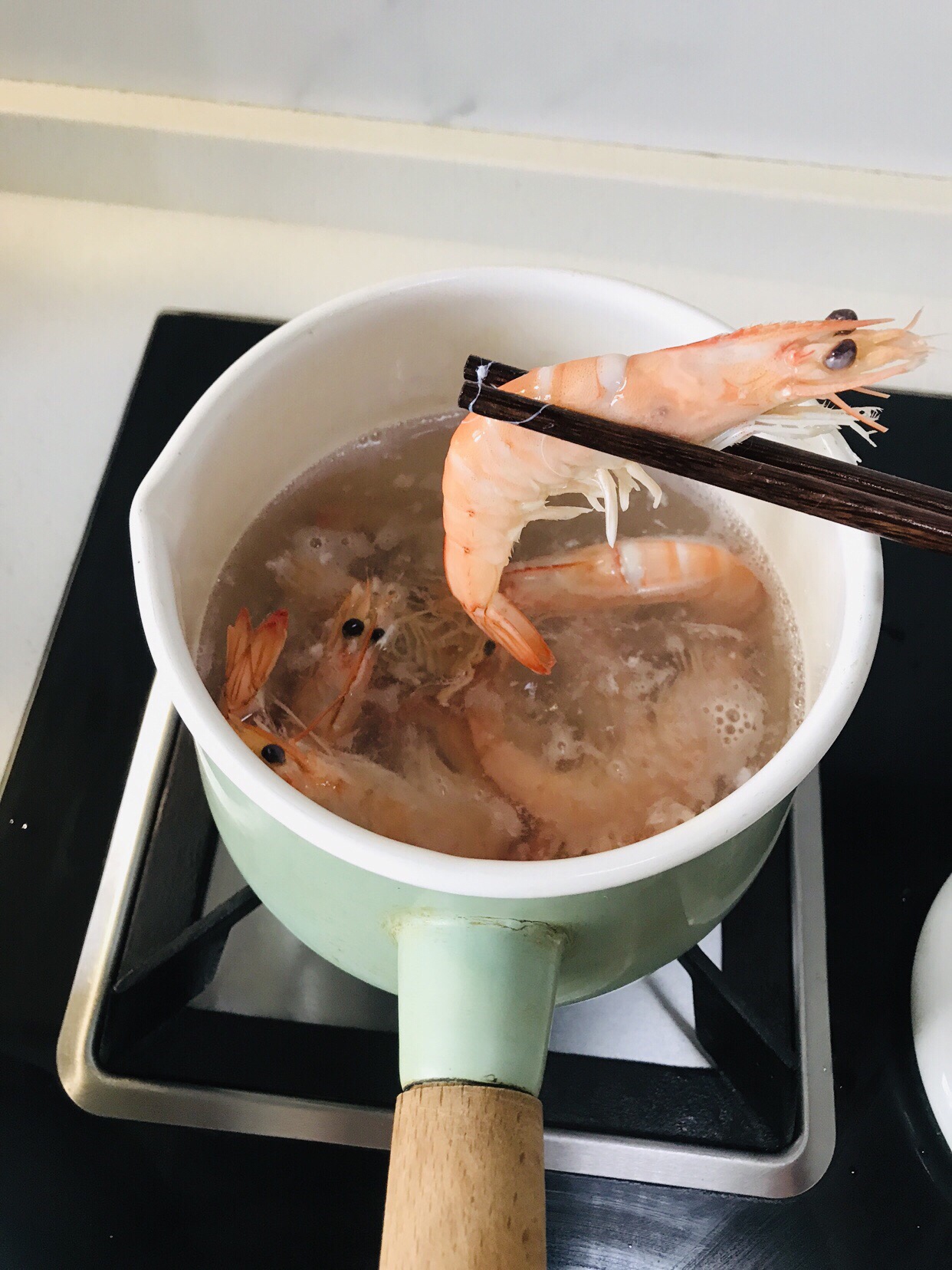 铁板蒜蓉鲜虾的做法 步骤3