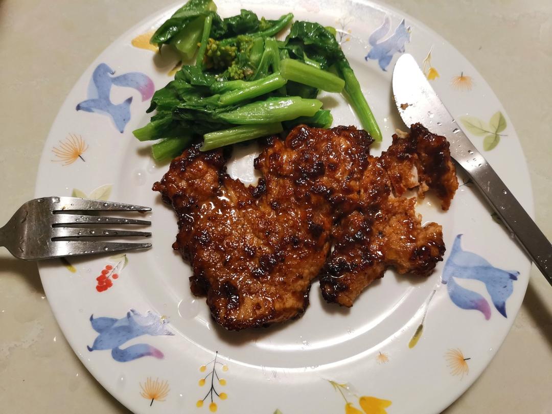 煎猪扒（超简单）和其他的猪扒在这食谱的最下面