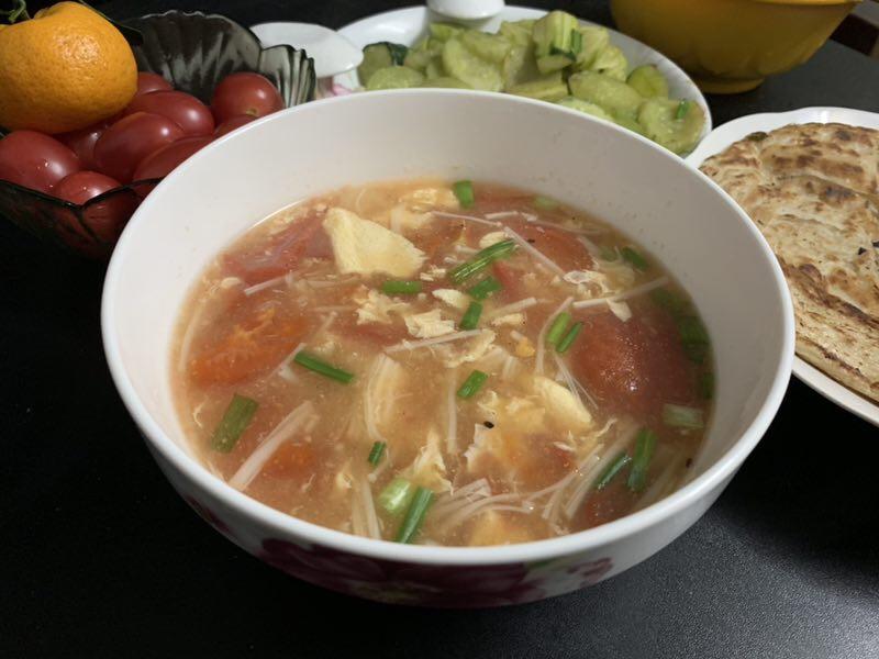 金针菇番茄豆腐汤