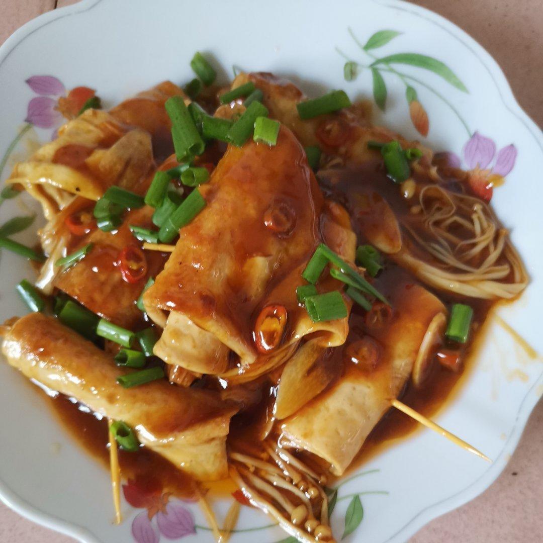 金针菇豆皮卷